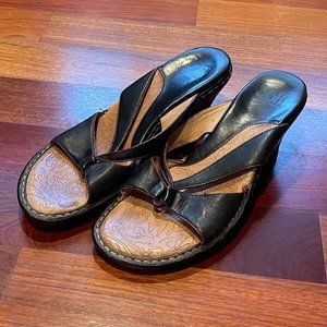 Sofft black slip on wedges